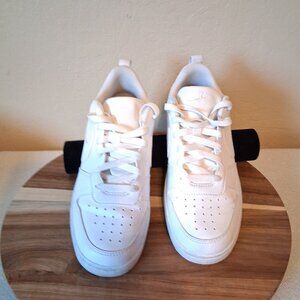 Nike court borough low Sneaker. White. Size 6Y. pre-owned. Great cond